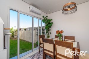 Casa à venda com 67m², 2 dormitórios, 1 vaga, no bairro Hípica em Porto Alegre