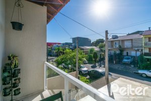 Casa à venda com 67m², 2 dormitórios, 1 vaga, no bairro Hípica em Porto Alegre