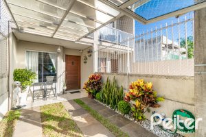 Casa à venda com 67m², 2 dormitórios, 1 vaga, no bairro Hípica em Porto Alegre