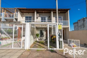 Casa à venda com 67m², 2 dormitórios, 1 vaga, no bairro Hípica em Porto Alegre
