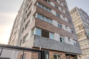 Apartamento à venda com 92m², 3 dormitórios, 1 suíte, 2 vagas, no bairro Tristeza em Porto Alegre