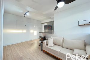 Apartamento à venda com 50m², 2 dormitórios, 1 vaga, no bairro Glória em Porto Alegre