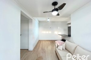 Apartamento à venda com 50m², 2 dormitórios, 1 vaga, no bairro Glória em Porto Alegre