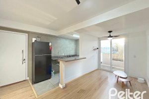 Apartamento à venda com 50m², 2 dormitórios, 1 vaga, no bairro Glória em Porto Alegre