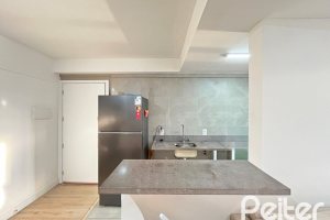 Apartamento à venda com 50m², 2 dormitórios, 1 vaga, no bairro Glória em Porto Alegre