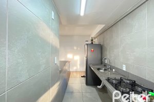 Apartamento à venda com 50m², 2 dormitórios, 1 vaga, no bairro Glória em Porto Alegre