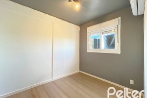 Apartamento à venda com 50m², 2 dormitórios, 1 vaga, no bairro Glória em Porto Alegre