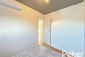 Apartamento à venda com 50m², 2 dormitórios, 1 vaga, no bairro Glória em Porto Alegre