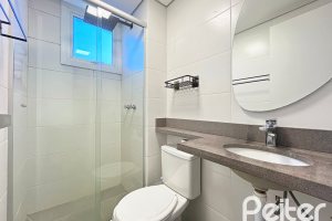 Apartamento à venda com 50m², 2 dormitórios, 1 vaga, no bairro Glória em Porto Alegre