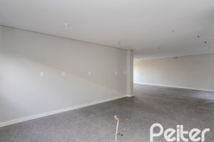 Casa à venda com 230m², 3 dormitórios, 3 suítes, 2 vagas, no bairro Vila Assunção em Porto Alegre