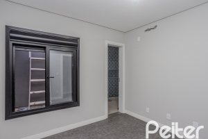 Casa à venda com 230m², 3 dormitórios, 3 suítes, 2 vagas, no bairro Vila Assunção em Porto Alegre