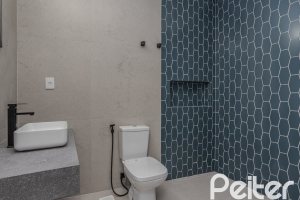 Casa à venda com 230m², 3 dormitórios, 3 suítes, 2 vagas, no bairro Vila Assunção em Porto Alegre