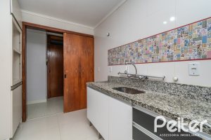 Apartamento à venda com 74m², 2 dormitórios, 1 vaga, no bairro Tristeza em Porto Alegre