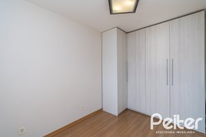 Apartamento à venda com 55m², 2 dormitórios, 1 vaga, no bairro Cavalhada em Porto Alegre