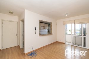 Apartamento à venda com 55m², 2 dormitórios, 1 vaga, no bairro Cavalhada em Porto Alegre