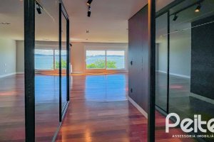 Cobertura à venda com 384m², 3 dormitórios, 3 suítes, 3 vagas, no bairro Tristeza em Porto Alegre