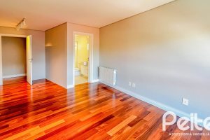 Cobertura à venda com 384m², 3 dormitórios, 3 suítes, 3 vagas, no bairro Tristeza em Porto Alegre