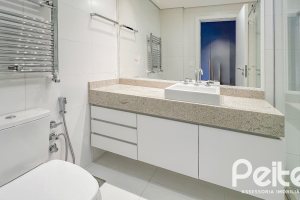 Cobertura à venda com 384m², 3 dormitórios, 3 suítes, 3 vagas, no bairro Tristeza em Porto Alegre