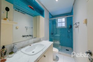 Casa à venda com 280m², 4 dormitórios, 2 suítes, 4 vagas, no bairro Vila Assuncao em Porto Alegre