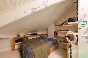 Casa à venda com 280m², 4 dormitórios, 2 suítes, 4 vagas, no bairro Vila Assuncao em Porto Alegre