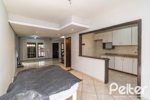 Casa à venda com 165m², 3 dormitórios, 1 suíte, 2 vagas, no bairro Ipanema em Porto Alegre