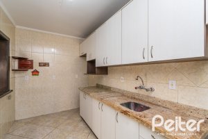 Casa à venda com 165m², 3 dormitórios, 1 suíte, 2 vagas, no bairro Ipanema em Porto Alegre