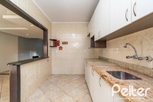 Casa à venda com 165m², 3 dormitórios, 1 suíte, 2 vagas, no bairro Ipanema em Porto Alegre