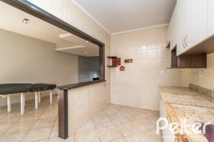 Casa à venda com 165m², 3 dormitórios, 1 suíte, 2 vagas, no bairro Ipanema em Porto Alegre