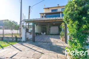 Casa à venda com 165m², 3 dormitórios, 1 suíte, 2 vagas, no bairro Ipanema em Porto Alegre