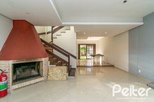 Casa à venda com 165m², 3 dormitórios, 1 suíte, 2 vagas, no bairro Ipanema em Porto Alegre