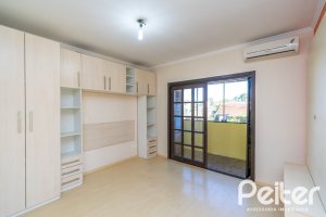 Casa à venda com 165m², 3 dormitórios, 1 suíte, 2 vagas, no bairro Ipanema em Porto Alegre