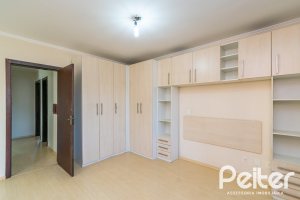 Casa à venda com 165m², 3 dormitórios, 1 suíte, 2 vagas, no bairro Ipanema em Porto Alegre