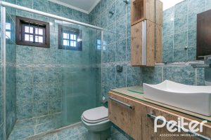 Casa à venda com 165m², 3 dormitórios, 1 suíte, 2 vagas, no bairro Ipanema em Porto Alegre