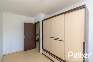 Casa à venda com 165m², 3 dormitórios, 1 suíte, 2 vagas, no bairro Ipanema em Porto Alegre