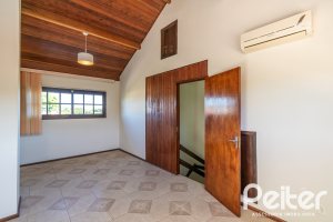 Casa à venda com 165m², 3 dormitórios, 1 suíte, 2 vagas, no bairro Ipanema em Porto Alegre