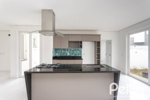 Casa em Condomínio à venda com 154m², 3 dormitórios, 3 suítes, 2 vagas, no bairro Hípica em PORTO ALEGRE