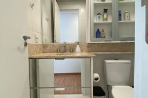 Apartamento à venda com 57m², 2 dormitórios, 1 suíte, 1 vaga, no bairro Vila Nova em PORTO ALEGRE