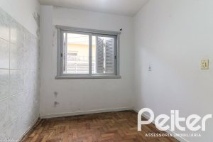 Casa à venda com 290m², 3 dormitórios, 1 suíte, 4 vagas, no bairro Jardim Isabel em Porto Alegre