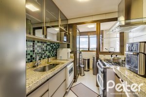 Apartamento à venda com 94m², 3 dormitórios, 1 suíte, 2 vagas, no bairro Tristeza em PORTO ALEGRE