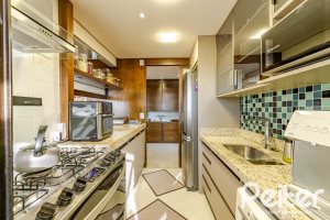 Apartamento à venda com 94m², 3 dormitórios, 1 suíte, 2 vagas, no bairro Tristeza em PORTO ALEGRE