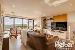 Apartamento à venda com 94m², 3 dormitórios, 1 suíte, 2 vagas, no bairro Tristeza em PORTO ALEGRE