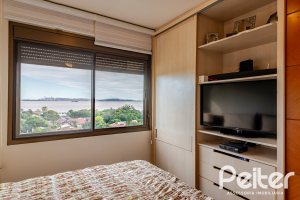 Apartamento à venda com 94m², 3 dormitórios, 1 suíte, 2 vagas, no bairro Tristeza em PORTO ALEGRE