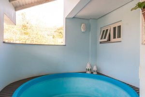 Casa em Condomínio à venda com 179m², 3 dormitórios, 1 suíte, 3 vagas, no bairro Tristeza em Porto Alegre