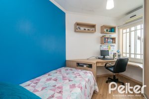 Casa em Condomínio à venda com 179m², 3 dormitórios, 1 suíte, 3 vagas, no bairro Tristeza em Porto Alegre