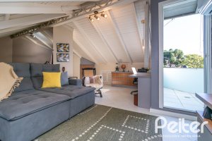 Casa em Condomínio à venda com 179m², 3 dormitórios, 1 suíte, 3 vagas, no bairro Tristeza em Porto Alegre