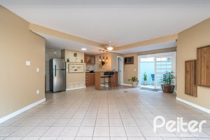 Casa em Condomínio à venda com 179m², 3 dormitórios, 1 suíte, 3 vagas, no bairro Tristeza em Porto Alegre