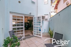 Casa em Condomínio à venda com 179m², 3 dormitórios, 1 suíte, 3 vagas, no bairro Tristeza em Porto Alegre