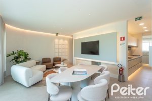 Apartamento à venda com 127m², 3 dormitórios, 3 suítes, 2 vagas, no bairro Golden Lake em Porto Alegre