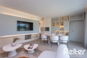 Apartamento à venda com 127m², 3 dormitórios, 3 suítes, 2 vagas, no bairro Golden Lake em Porto Alegre