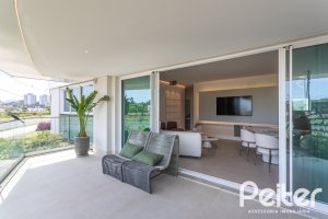 Apartamento à venda com 127m², 3 dormitórios, 3 suítes, 2 vagas, no bairro Golden Lake em Porto Alegre